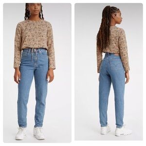 Levi’s High Waist Mom Jeans Size 24